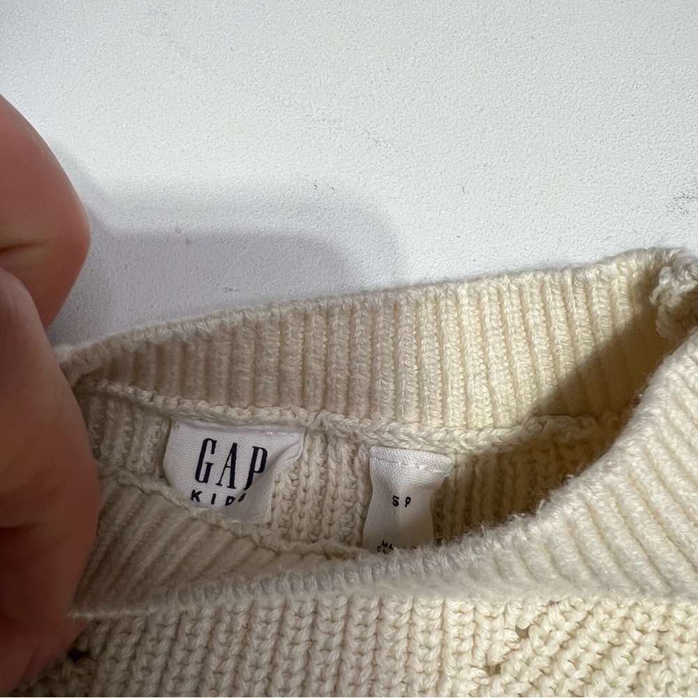GAP Cream Sweater with Ribbed‎ Texture - Picture 2 of 3